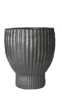 Sculptural outdoor pots in matte black finish – FEDORA large and small
