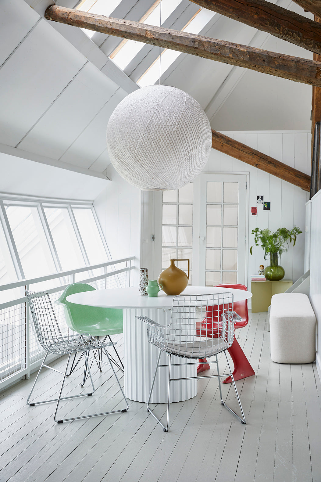 White Round, Pillar Dining Table, Sungkai Wood by HKLIVING, 140cm diameter, Handmade