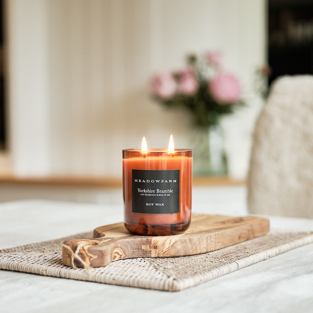 2-Wick Scented Candle – Yorkshire Bramble 400g by Meadowfarm