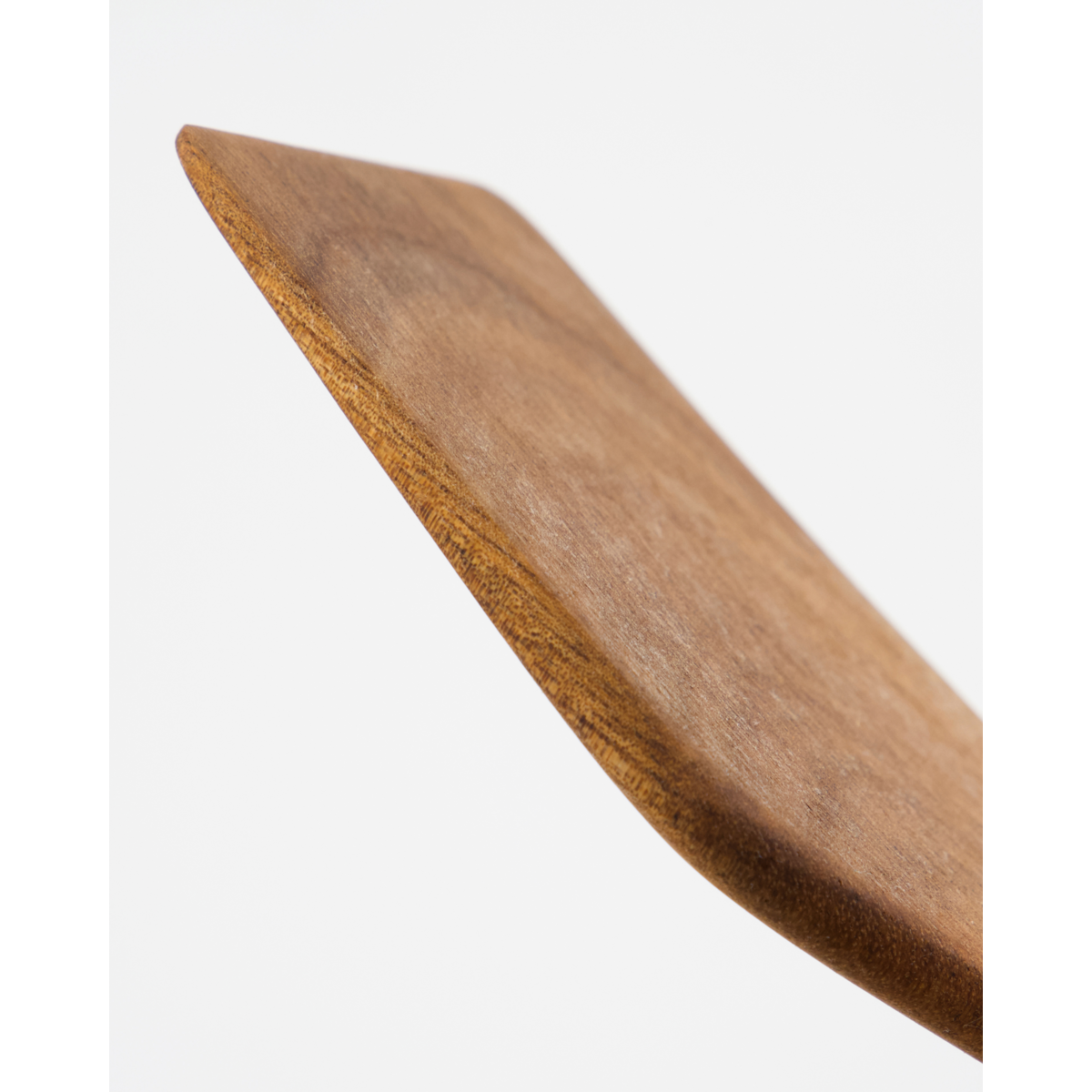 Tapered edge of wooden spatula from House Doctor – designed for precision and style