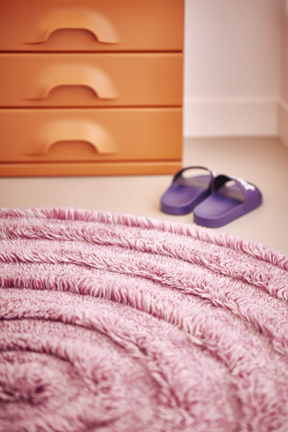 Lilac Purple Round Woollen Rug, 1.5m Diameter from HKLIVING