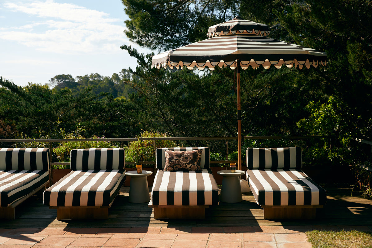 1950s Striped Patio Umbrella – Stracciatella Parasol by HKLIVING