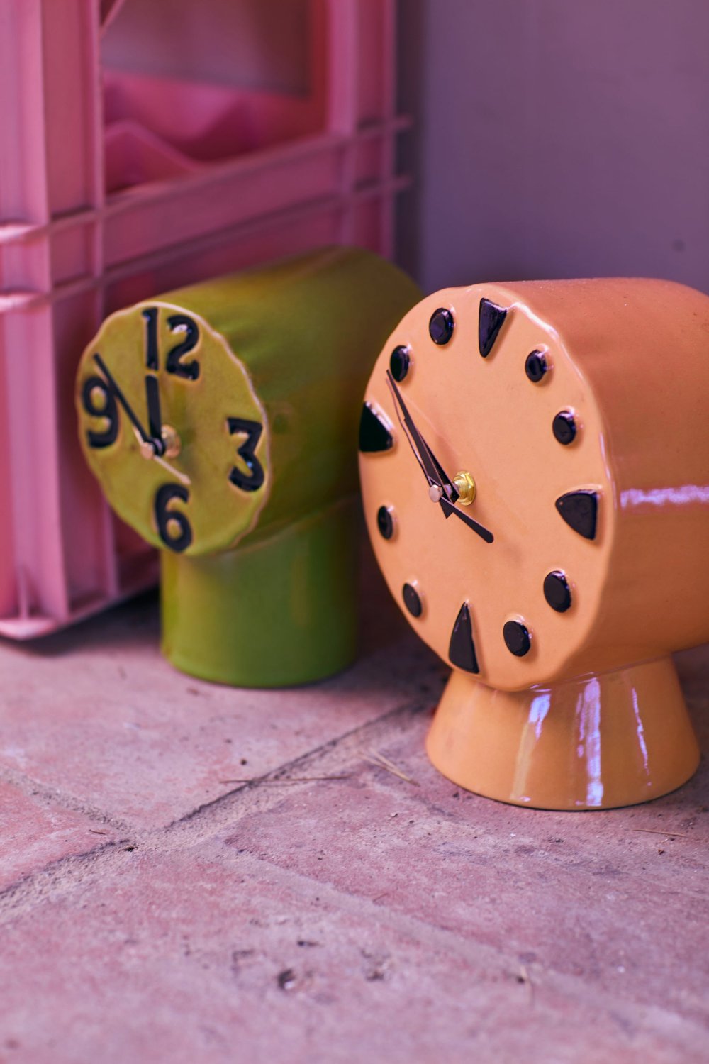 Retro Ceramic Clocks by HKLIVING