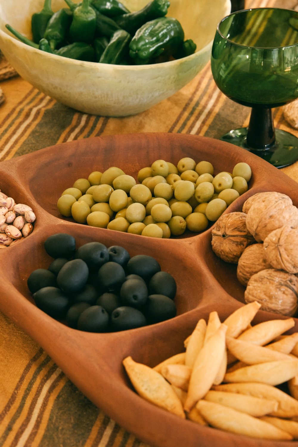 Acacia Appetiser Board, Medium, by HKLIVING