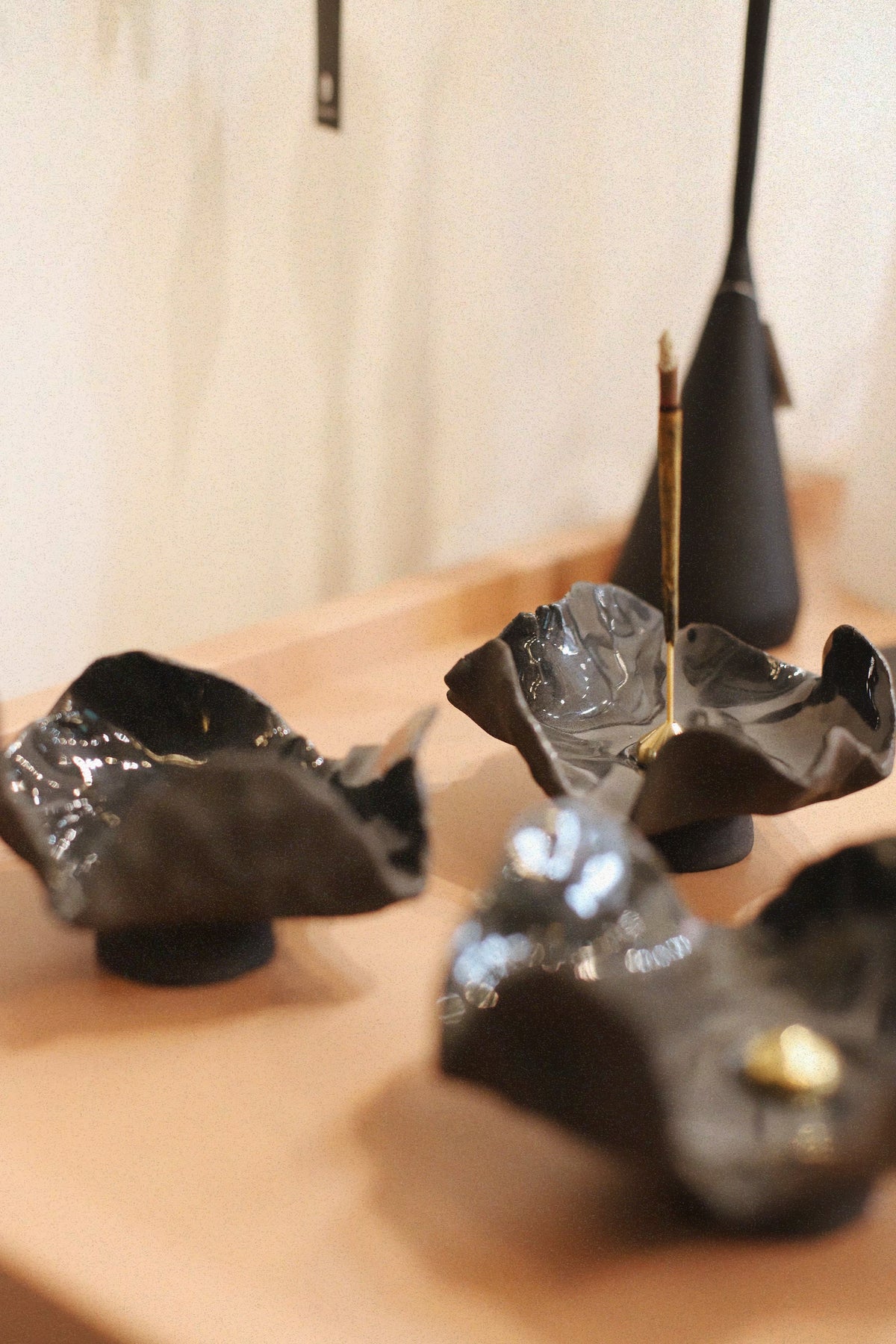 Hibiscus Noir Handmade Incense Holder – NH x L&S Ceramics