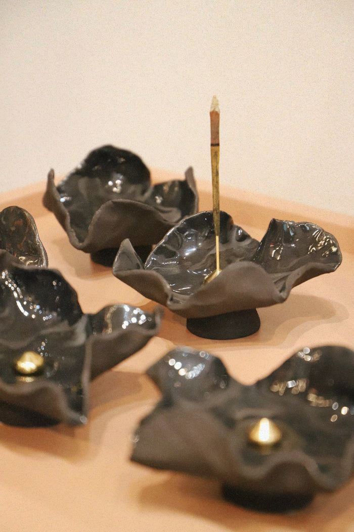 Hibiscus Noir Handmade Incense Holder – NH x L&S Ceramics