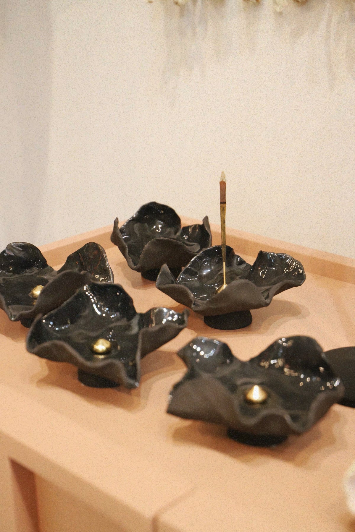 Hibiscus Noir Handmade Incense Holder – NH x L&S Ceramics