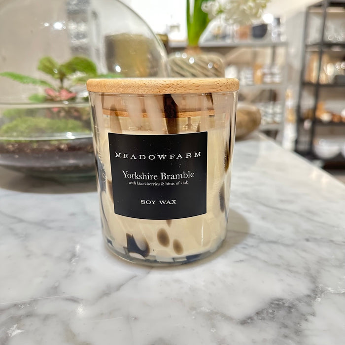 Meadowfarm Yorkshire Bramble 2-wick candle in colourful jar
