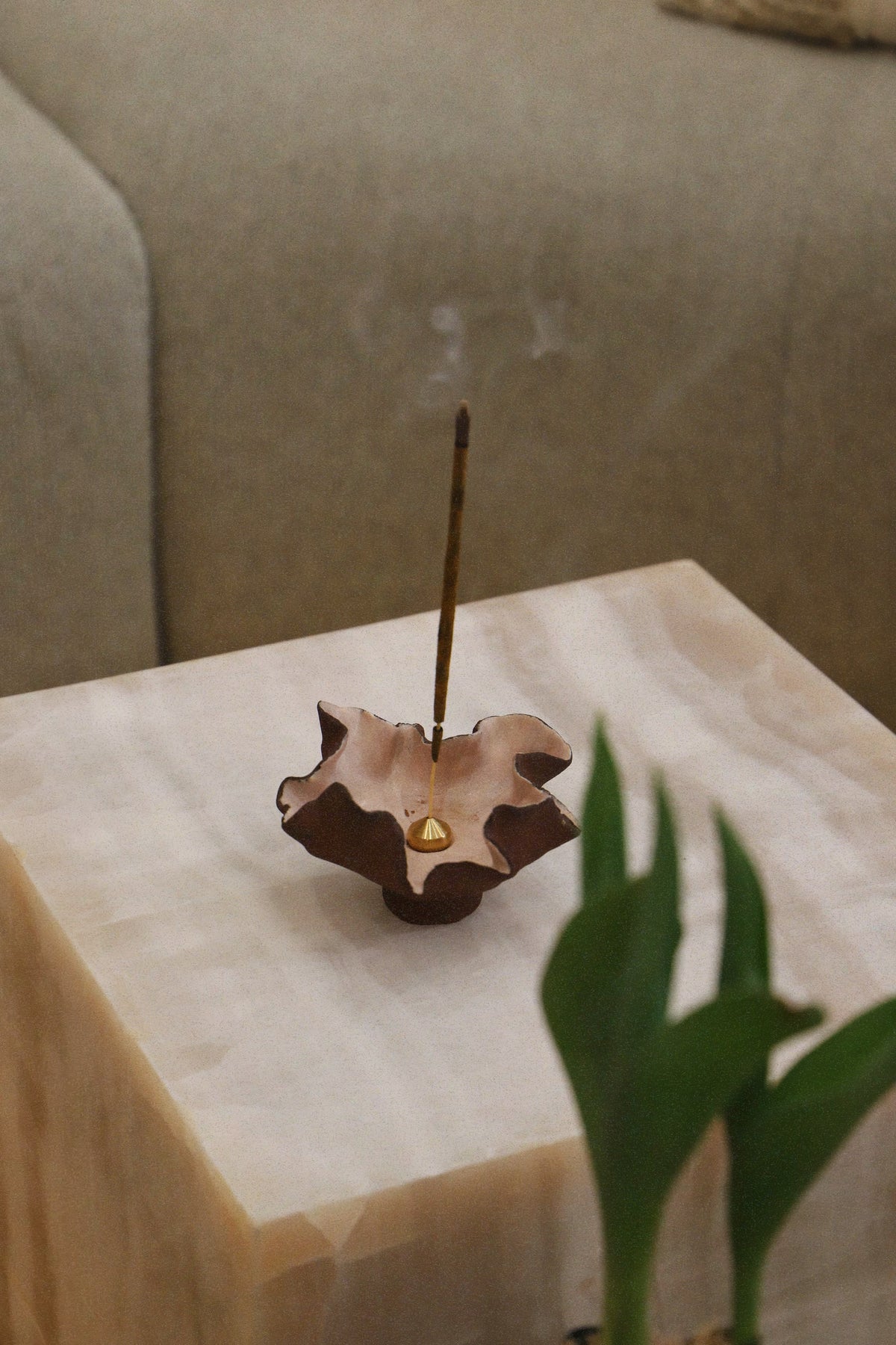 Hibiscus Rouge Handmade Ceramic Incense Holder – NH x L&S Ceramics