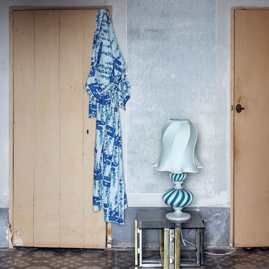 Blue and White Glass Table Lamp – Mon Lampada Celeste by HKLIVING