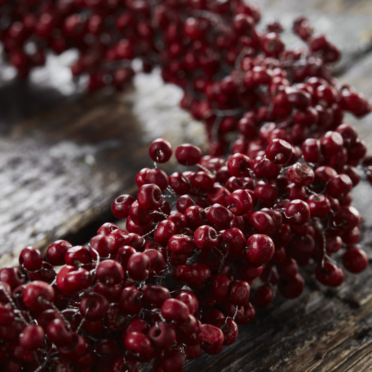 Winter Red Wreath L