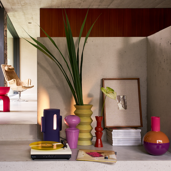 Urban Nature Culture Vase Kova in evergreen reactive glaze – tall zigzag ceramic vase