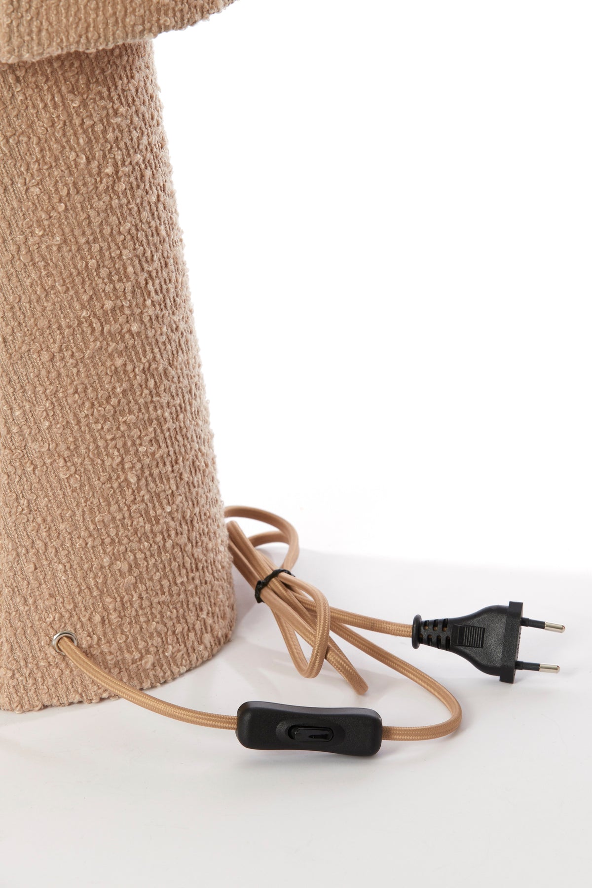 MIKKEL Bouclé Table Lamp in Sand – Soft Texture & Sculptural Warmth (58 cm)