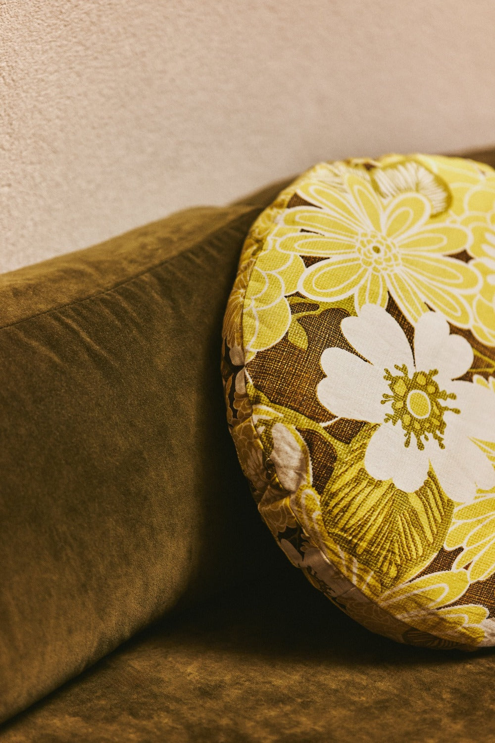 Round Cushion, Daisy, Yellow Green, hkliving