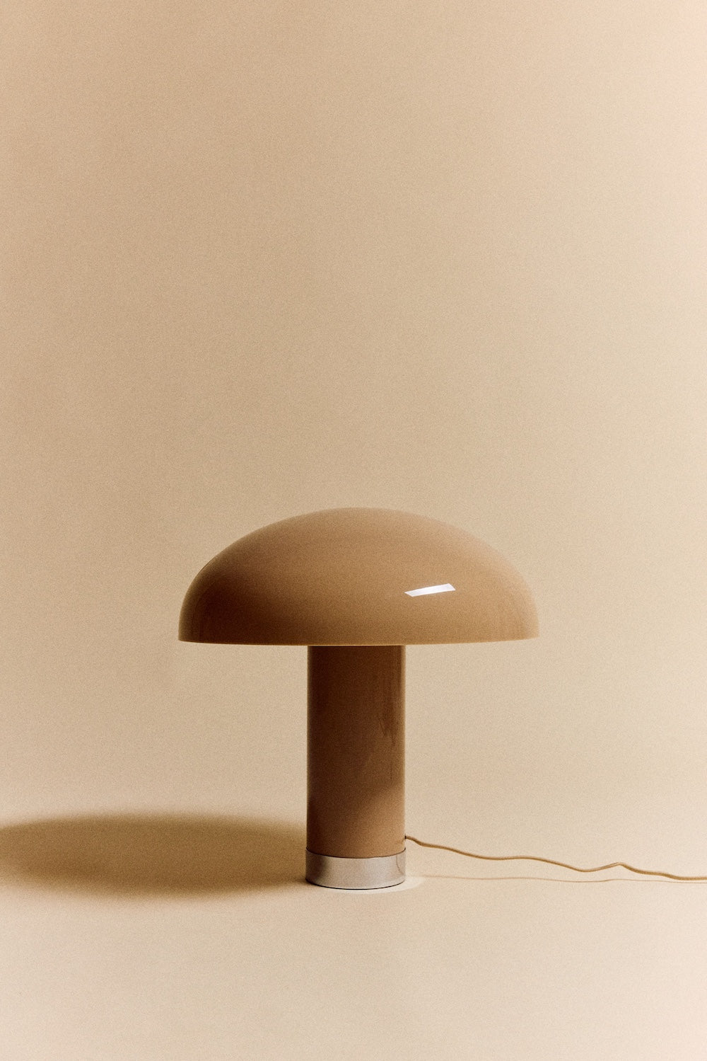 HKLIVING mocha lounge table lamp, shown against a soft beige background