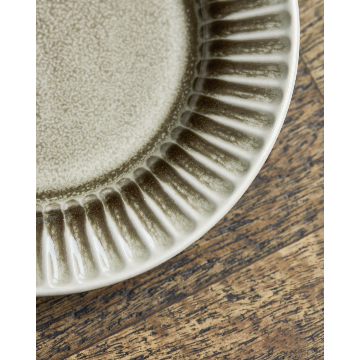 Cake Plate, Stoneware, Grey Brown, Pleat from House Doctor