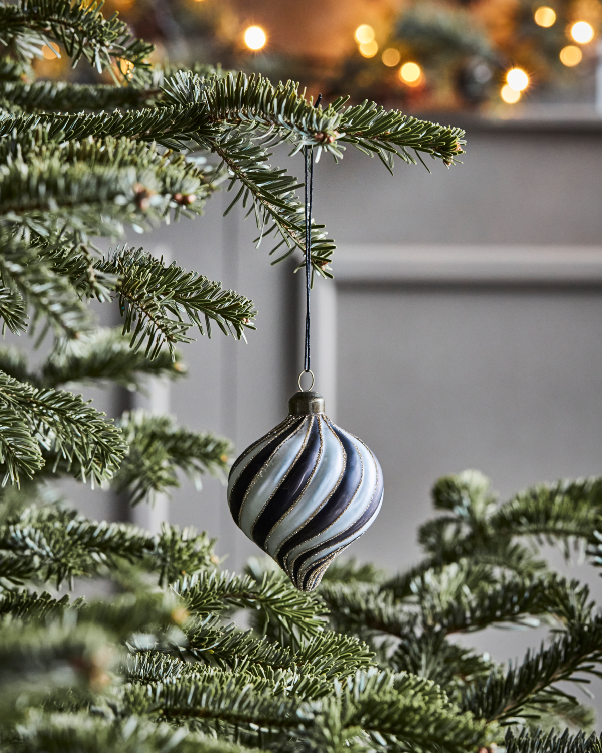 Set of 4 Black & White Swirl Ornament, Handmade Glass Tree Bauble from House Doctor