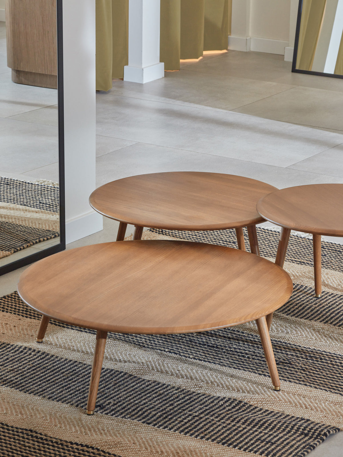 Fox Round Coffee Tables, Ash Wood, 366 Concept