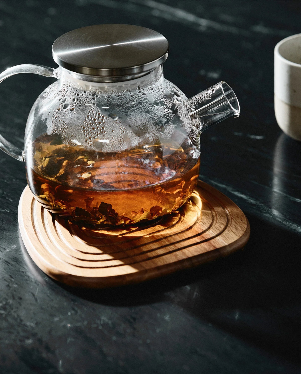 CELOSIA glass teapot by Nordal with chrome lid, plain product shot