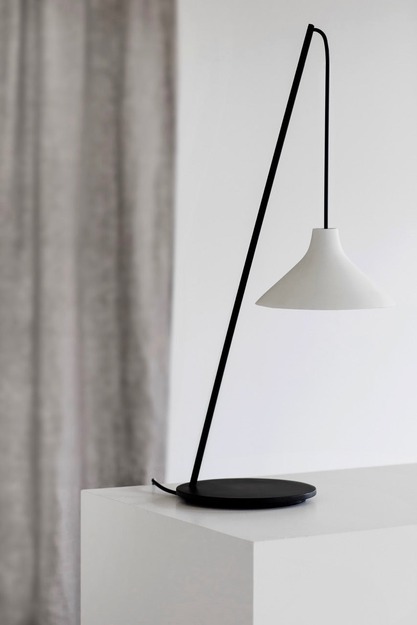 Table Lamp Black-White Seam by Serax – Contrast in Steel and Porcelain