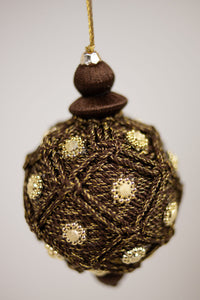 Bead top and gold cord on the Bellagio Christmas bauble by Olsson & Jensen