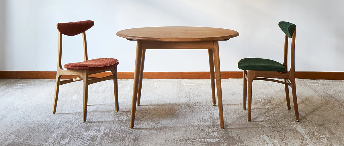 Fox Round Dining Table 110 by 366 Concept in an interior