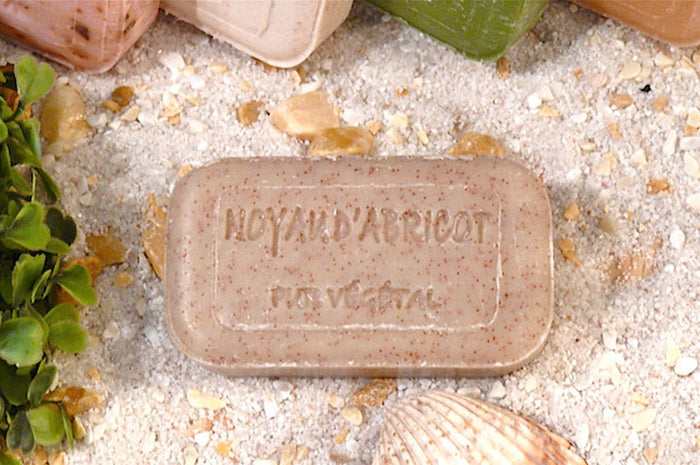 Handmade apricot soap bar with pure vegetable base, 100g