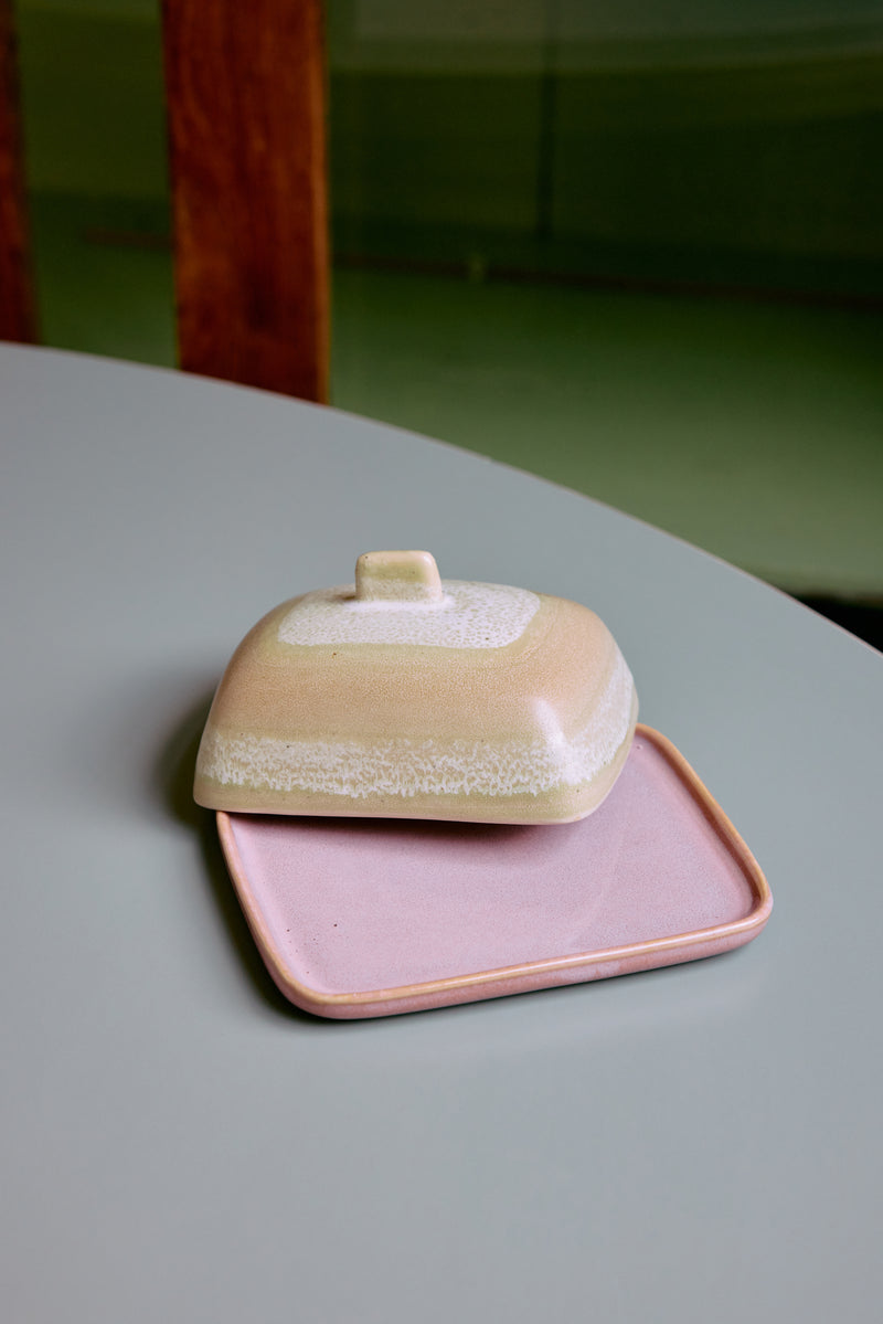 HKLIVING Skyline butter dish with lid off showing pink tray – lifestyle