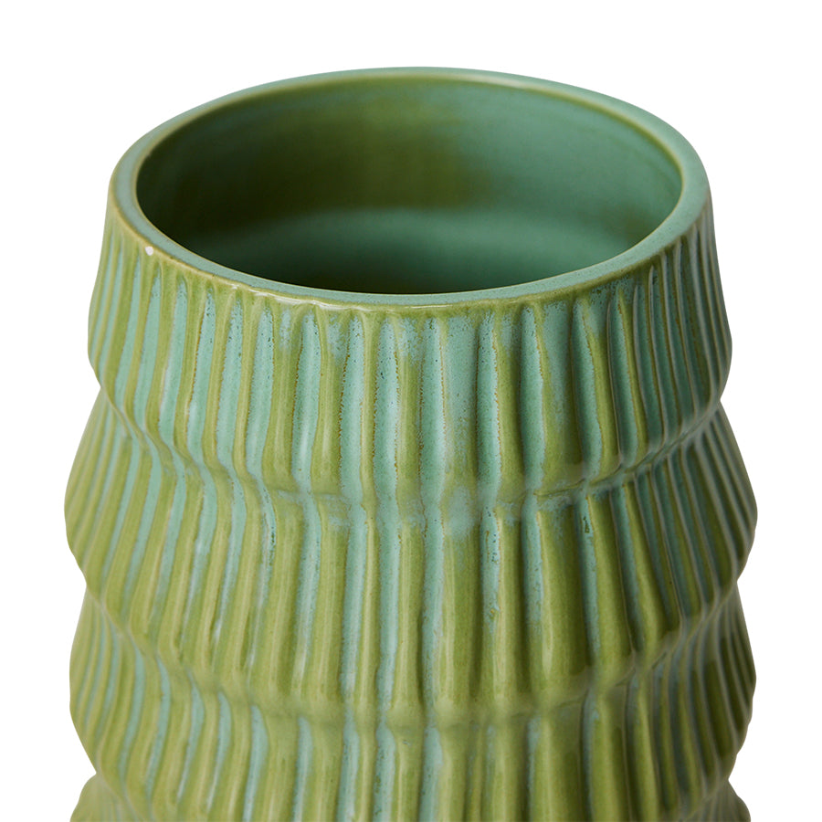 close-up of the ribbed texture and rim on the HKLIVING petal green ceramic table lamp shade