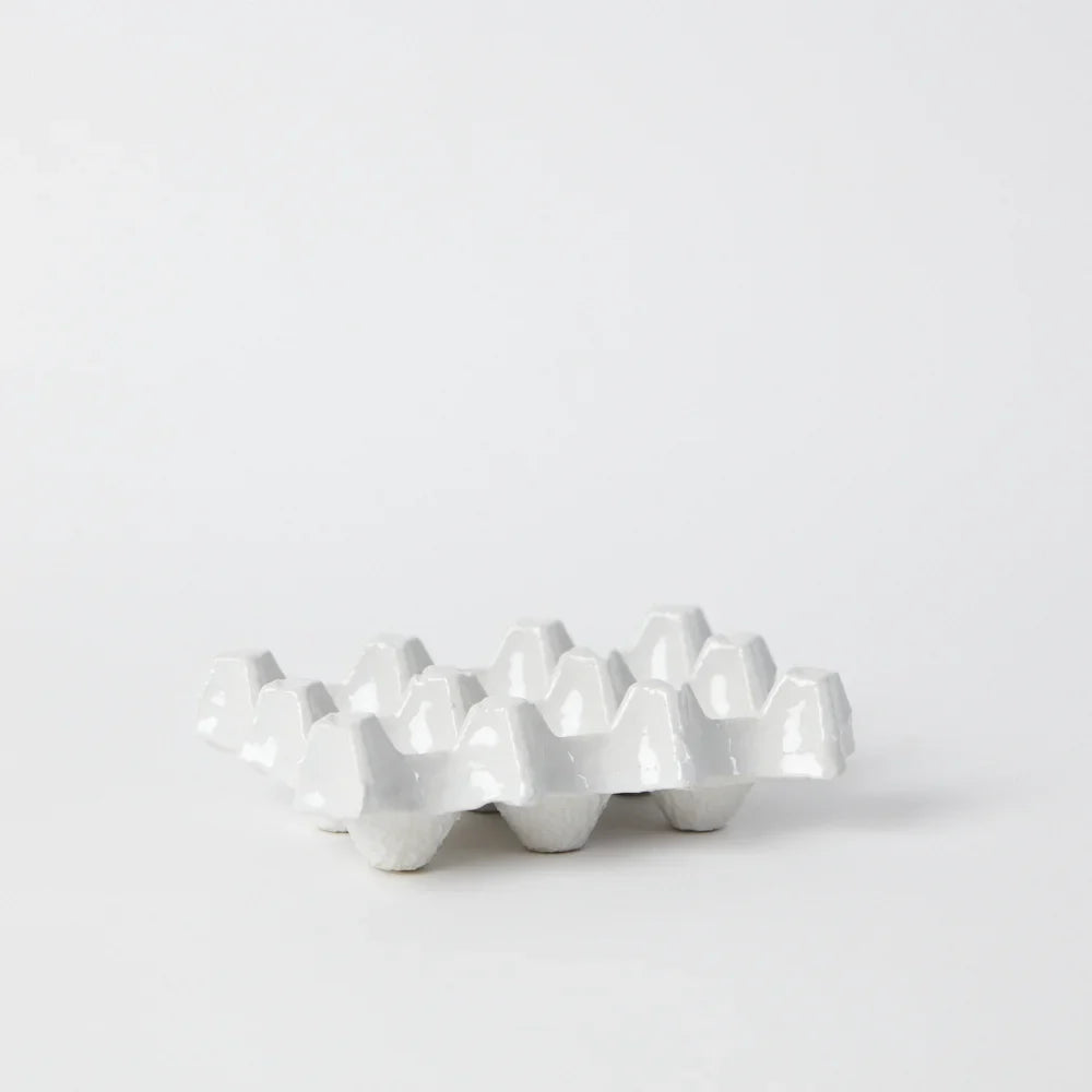 Side view of the Nea 6-egg tray by Olsson & Jensen