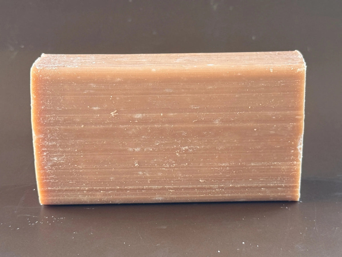 Red Clay soap by Mas du Roseau, detail view