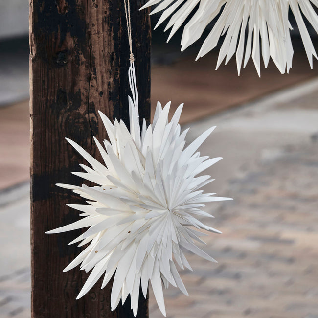 Dust Off-White Ornament