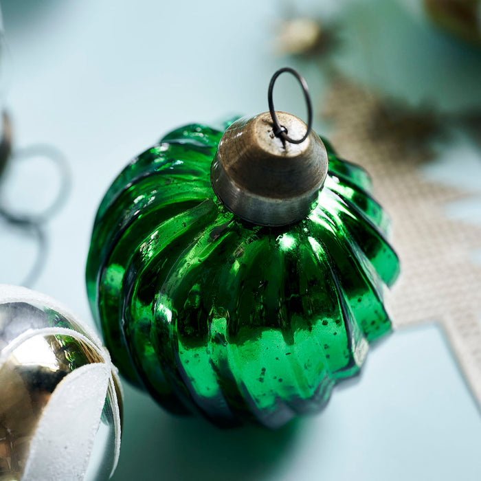 Twist Green Ornament L