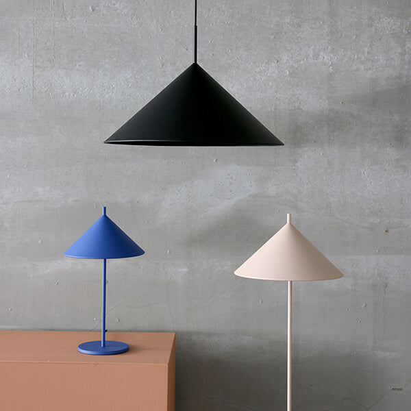 Metal Triangle Table Lamp M