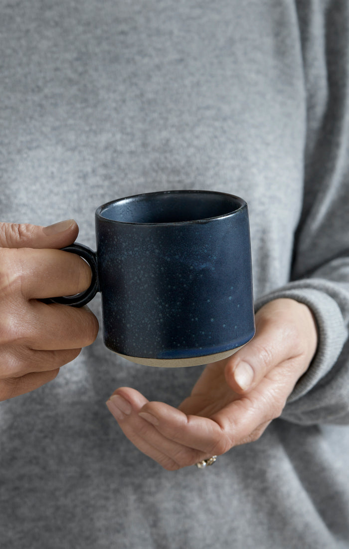 Grainy Mug w Handle Dark Blue